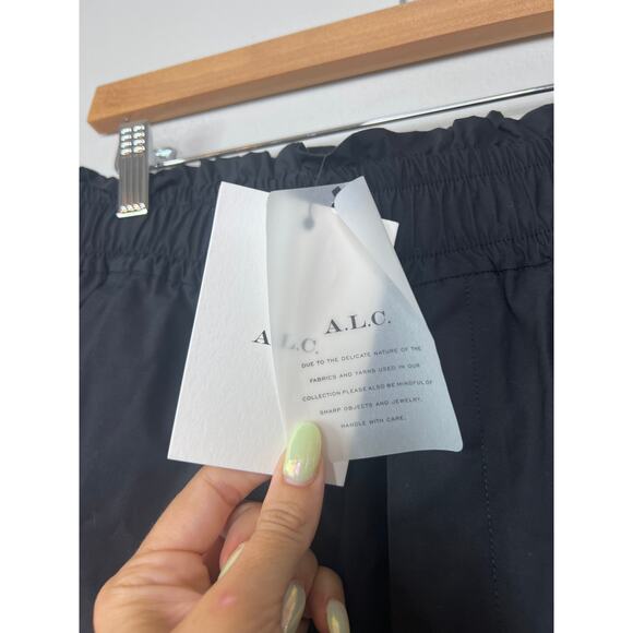 NWT A.L.C. Kaleb Pull On High Rise Fixed Cuff Casual Black Short Size: Small - Picture 5 of 9